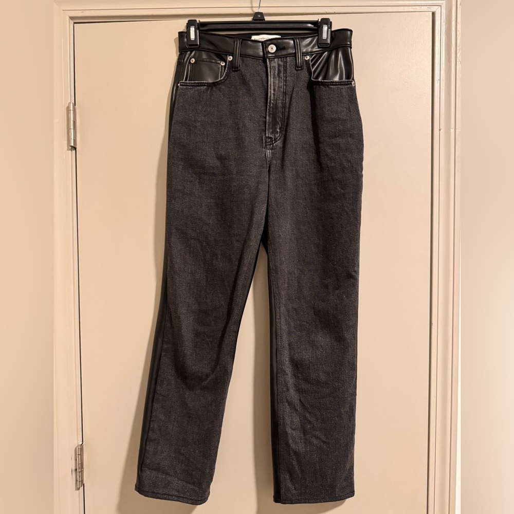 Abercrombie & Fitch Ankle Ultra High Rise Jeans